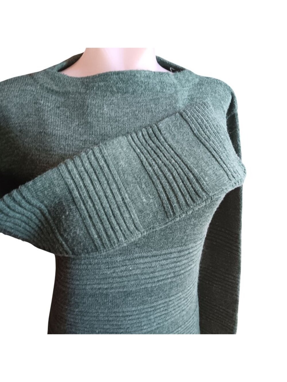 True Vintage Knit Sweater Medium 1970's Boho Long Top Hippy Green Ribbed